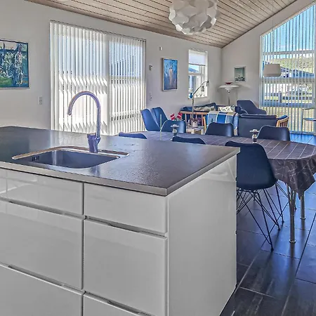 Stunning Home In Lokken With Sauna Сasa de vacaciones